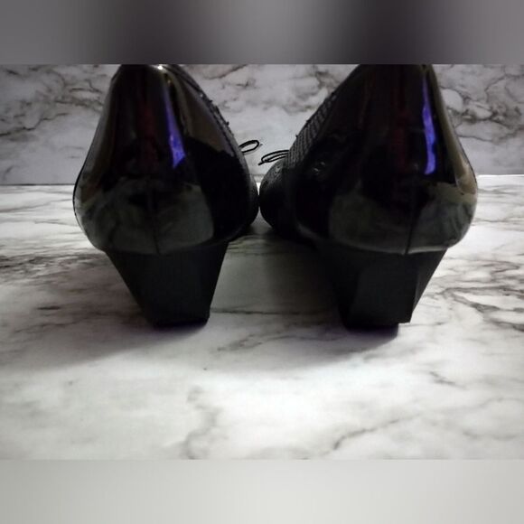 Karen Scott Pippa Low Wedge Heel with Bow Size 7.5M - Picture 6 of 11